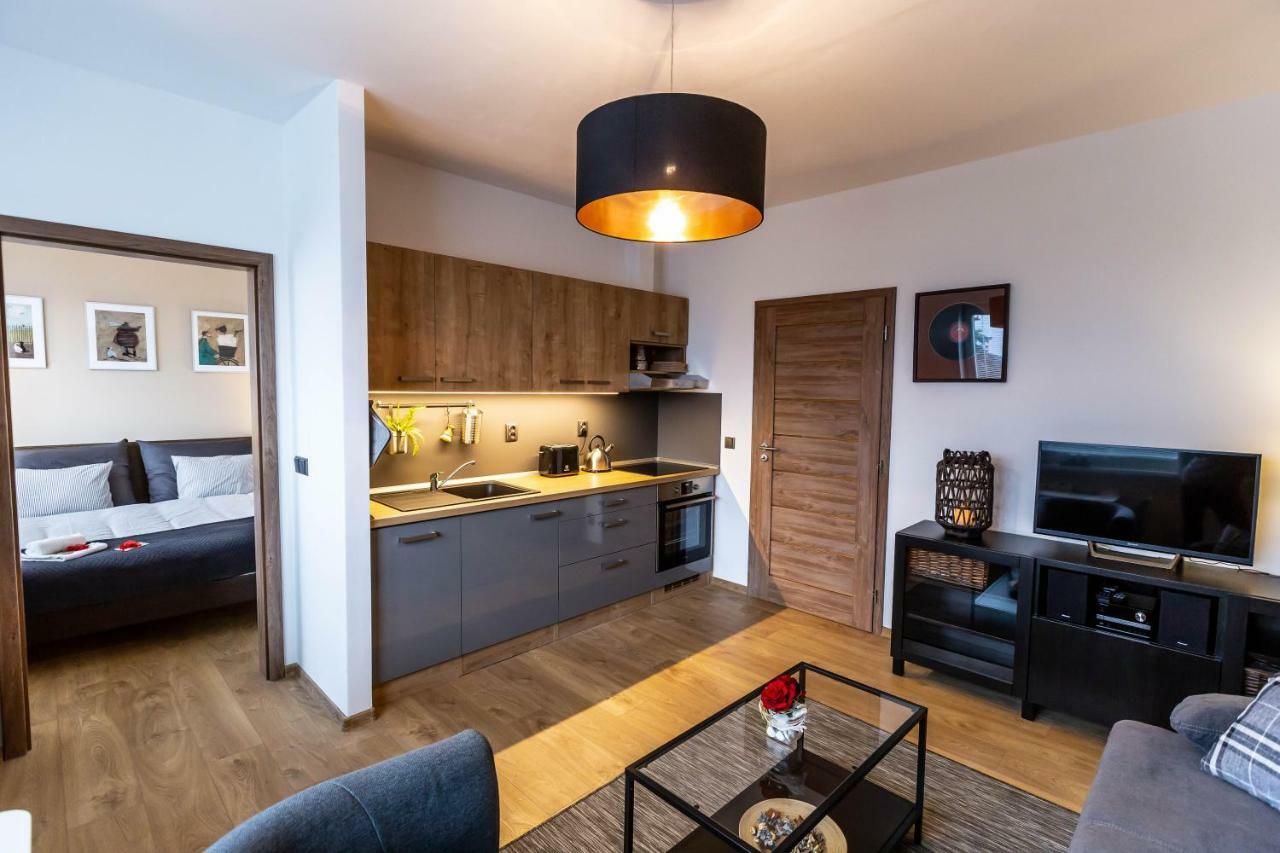Apartman V Srdci Ceskeho Raje ยีชิน ภายนอก รูปภาพ