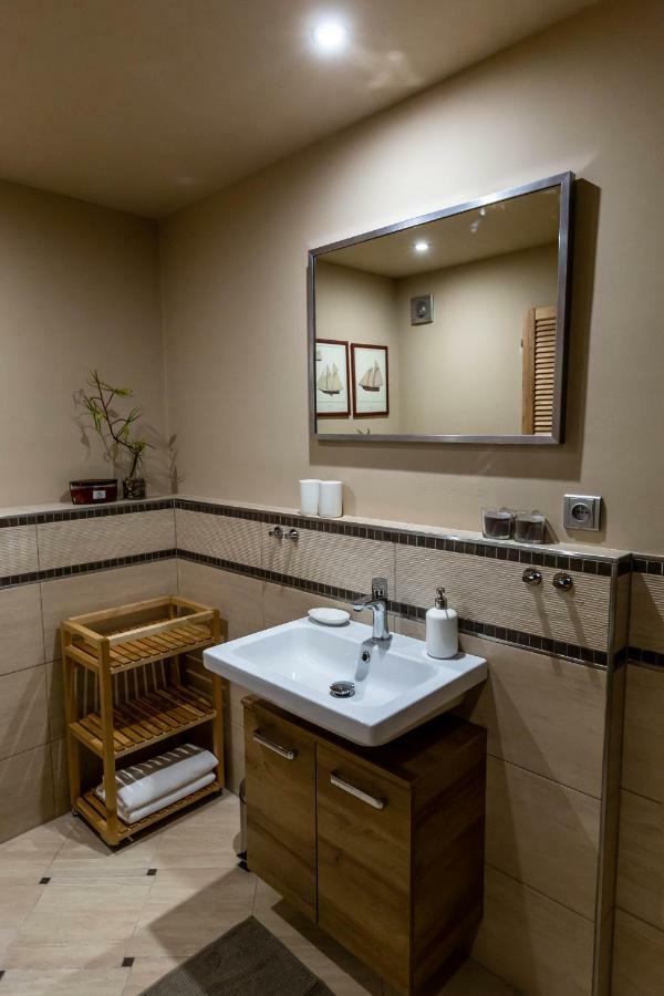 Apartman V Srdci Ceskeho Raje ยีชิน ภายนอก รูปภาพ